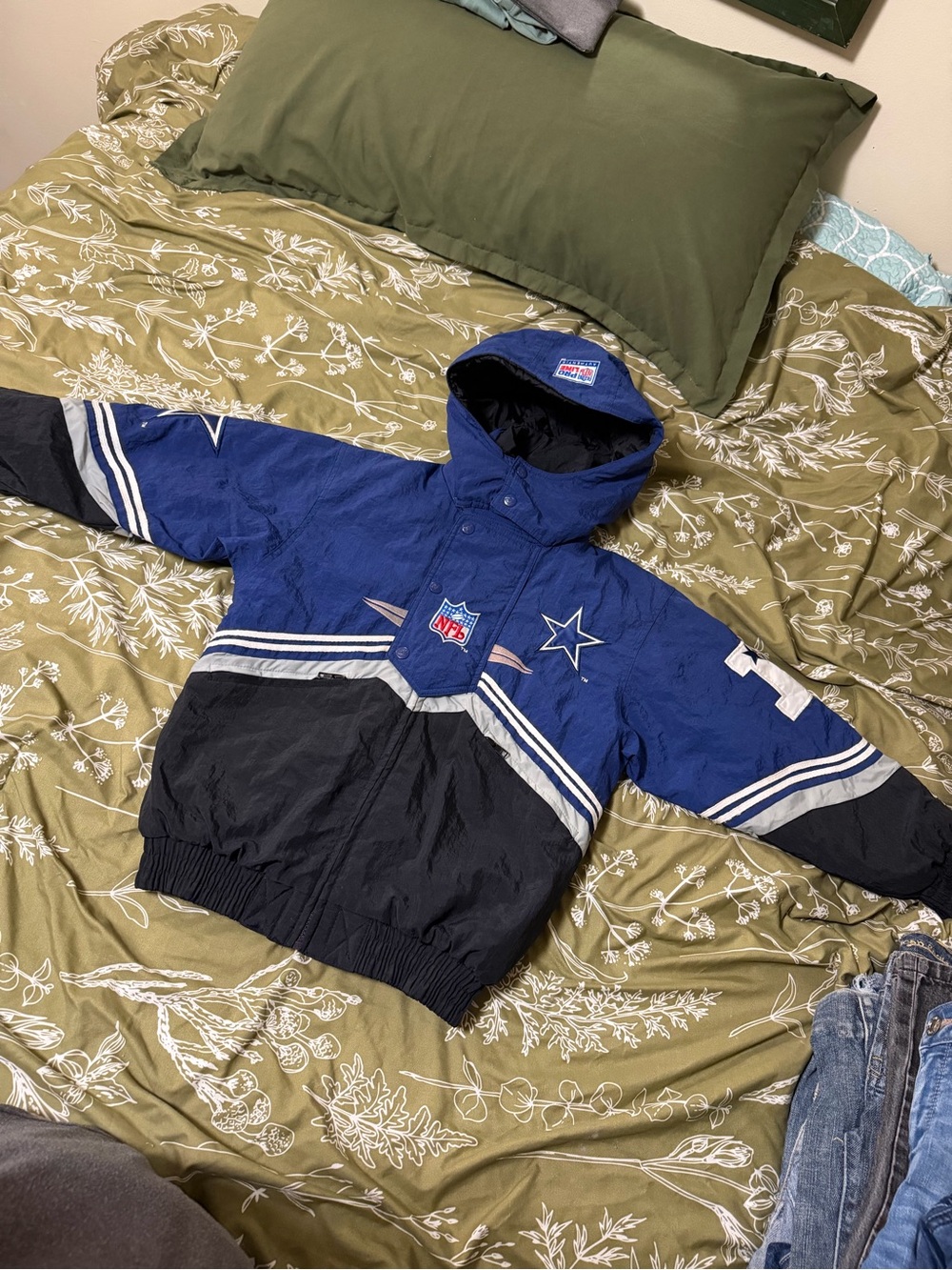 Vintage 1990s NFL Dallas Cowboys Blue and Black Hooded Puffer Jacket